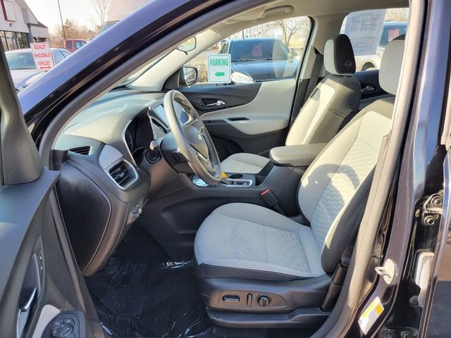 2020 Chevrolet Equinox LS Sport Utility 4D - 23001217 - 1