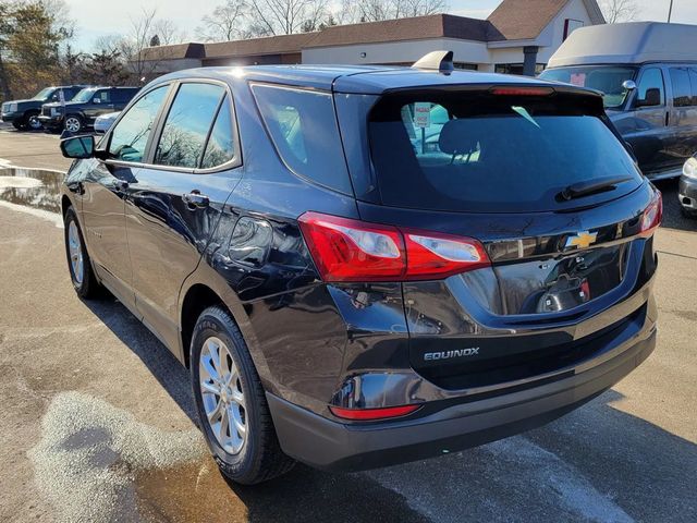 2020 Chevrolet Equinox LS Sport Utility 4D - 23001217 - 4