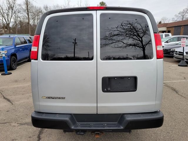 2020 Chevrolet Express 3500 Passenger LS Extended Van 3D - 23031820 - 10