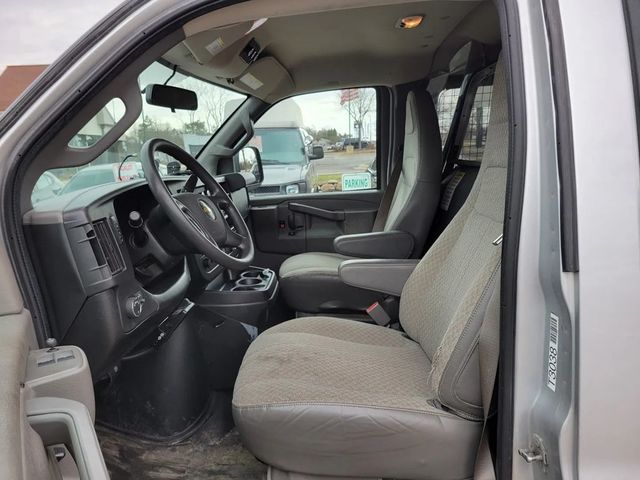 2020 Chevrolet Express 3500 Passenger LS Extended Van 3D - 23031820 - 1