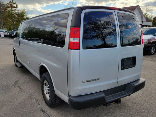 2020 Chevrolet Express's photo