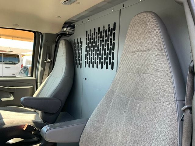2020 Chevrolet Express Cargo Van RWD 2500 135" - 22995921 - 27