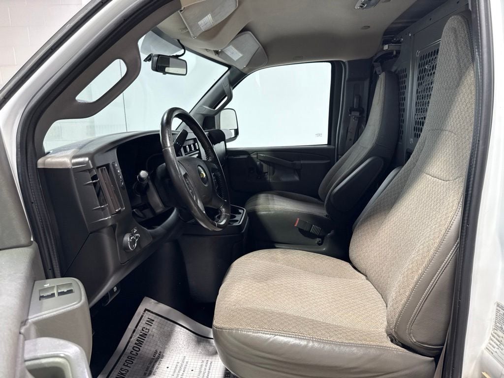 2020 Chevrolet Express Cargo Van RWD 2500 135" - 23040346 - 16