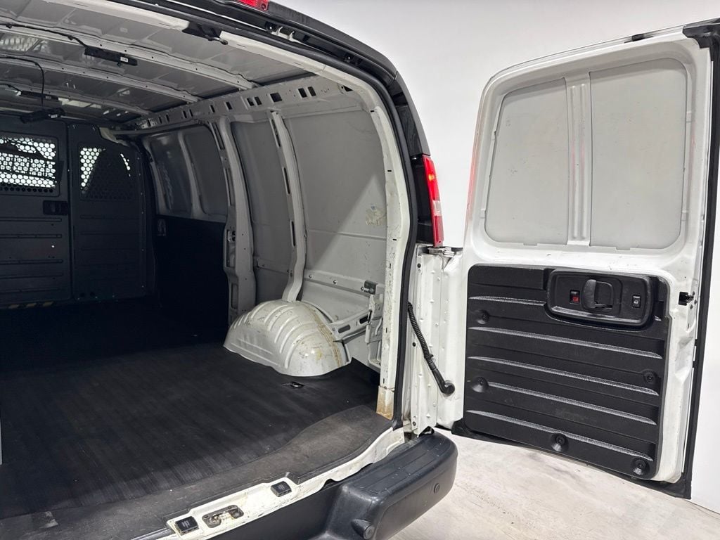 2020 Chevrolet Express Cargo Van RWD 2500 135" - 23040346 - 20