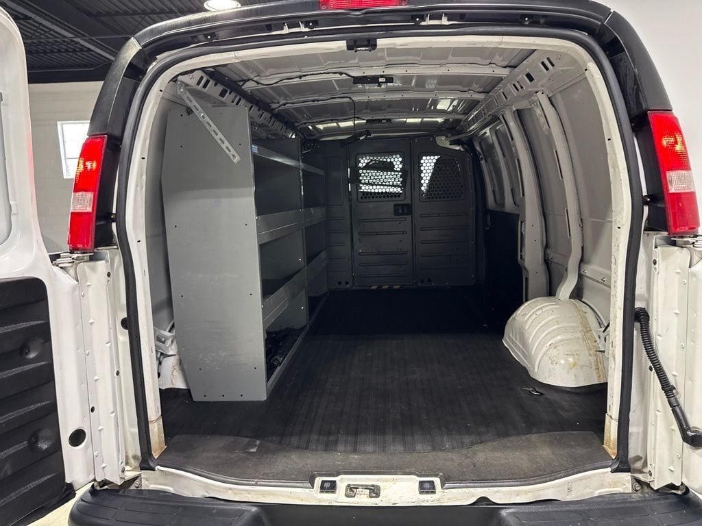2020 Chevrolet Express Cargo Van RWD 2500 135" - 23040346 - 22