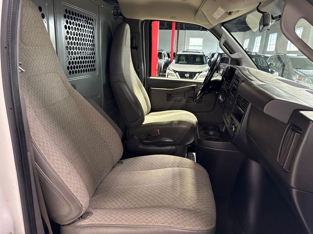 2020 Chevrolet Express Cargo Van RWD 2500 135" - 23040346 - 32