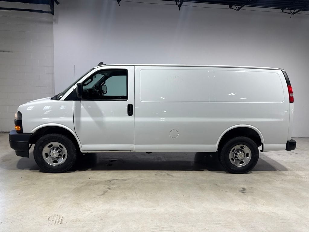 2020 Chevrolet Express Cargo Van RWD 2500 135" - 23040346 - 3