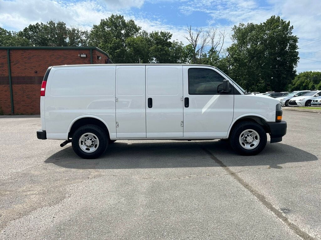 2020 Chevrolet Express Cargo Van RWD 2500 135" - 22881640 - 3