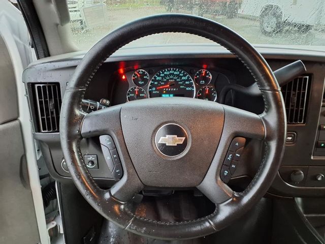 2020 Chevrolet Express Cargo Van RWD 2500 135" - 22858948 - 33