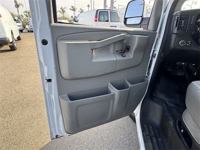 2020 Chevrolet Express Cargo Van RWD 2500 135" - 22724132 - 21