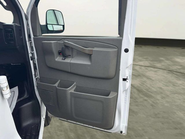 2020 Chevrolet Express Cargo Van RWD 2500 155" - 23020844 - 21