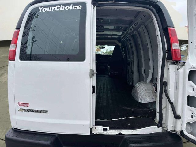 2020 Chevrolet Express Cargo Van RWD 2500 155" - 23020844 - 32