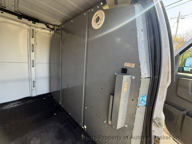 2020 Chevrolet Express Cargo Van RWD 3500 155" - 23016236 - 24