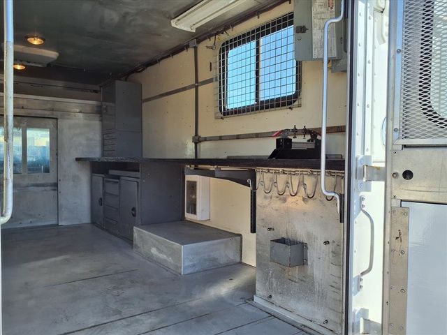 2020 Chevrolet Express Commercial Cutaway 3500 Van 139" - 22921587 - 21