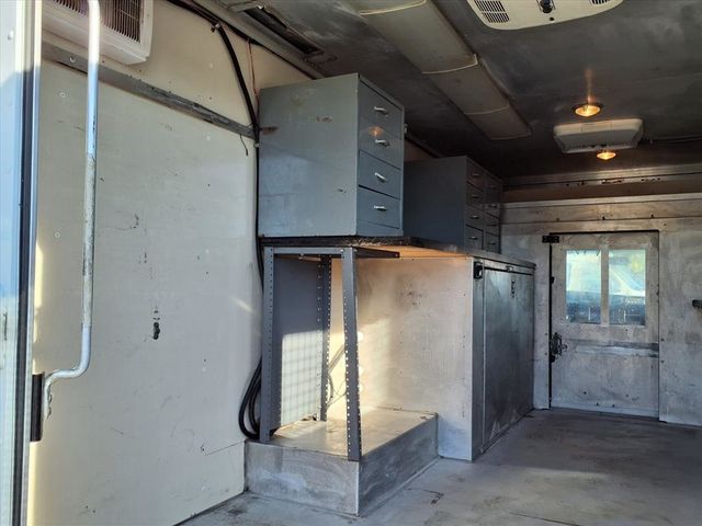 2020 Chevrolet Express Commercial Cutaway 3500 Van 139" - 22921587 - 26