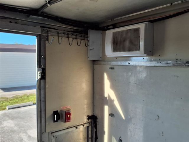 2020 Chevrolet Express Commercial Cutaway 3500 Van 139" - 22921587 - 30