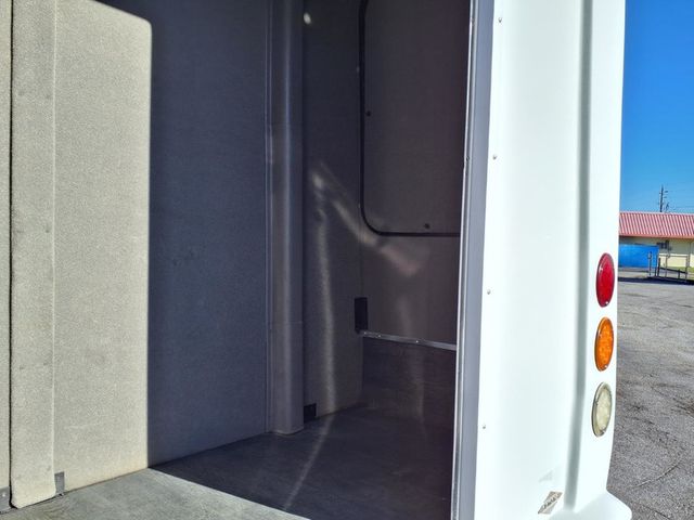 2020 Chevrolet Express Commercial Cutaway 3500 Van 159" - 23098707 - 24