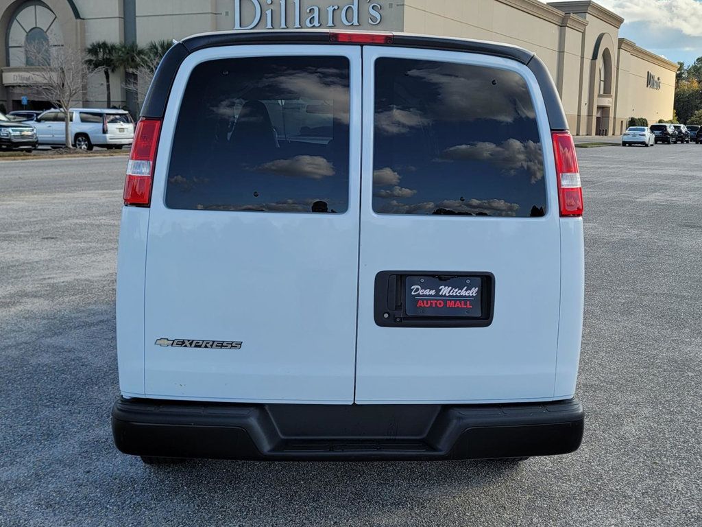 2020 Chevrolet Express 2500 Passenger LS Van photo 3