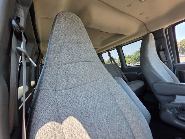2020 Chevrolet Express Passenger RWD 2500 135" LT - 22881906 - 9