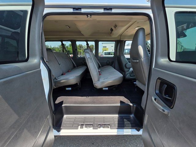 2020 Chevrolet Express Passenger RWD 2500 135" LT - 22881906 - 11