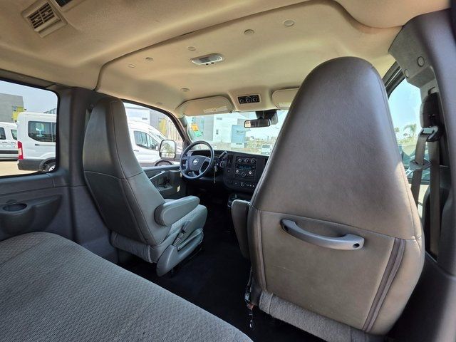 2020 Chevrolet Express Passenger RWD 2500 135" LT - 22881906 - 15