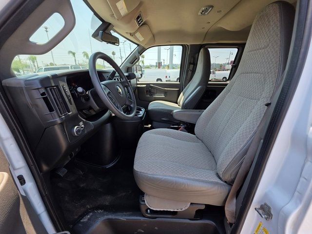 2020 Chevrolet Express Passenger RWD 2500 135" LT - 22881906 - 19