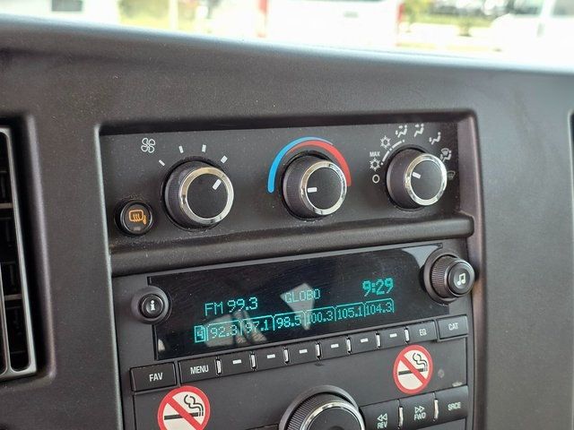 2020 Chevrolet Express Passenger RWD 2500 135" LT - 22881906 - 32