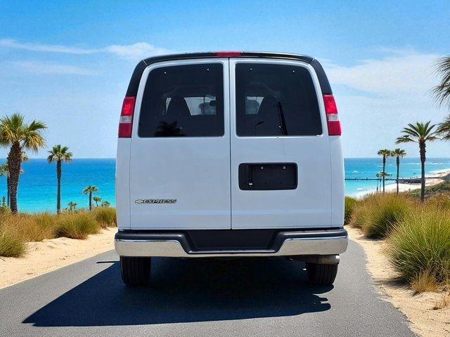 2020 Chevrolet Express Passenger RWD 2500 135" LT - 22881906 - 4
