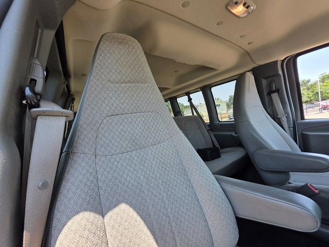 2020 Chevrolet Express Passenger RWD 2500 135" LT - 22884280 - 9