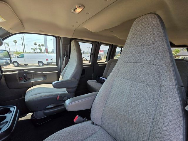 2020 Chevrolet Express Passenger RWD 2500 135" LT - 22884280 - 20