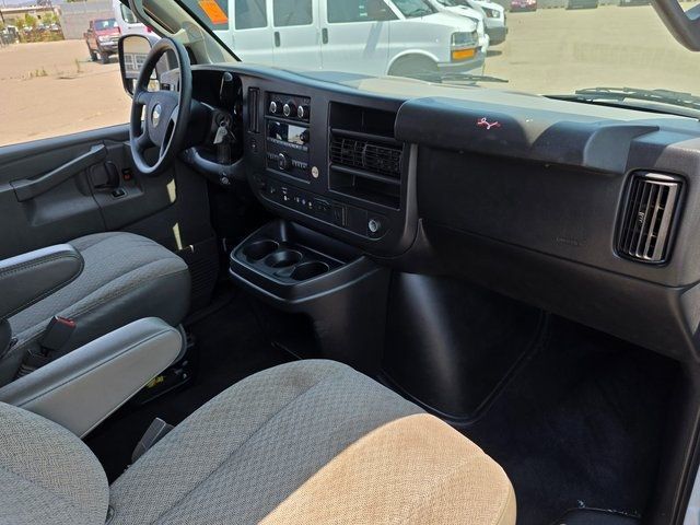 2020 Chevrolet Express Passenger RWD 2500 135" LT - 22884280 - 7