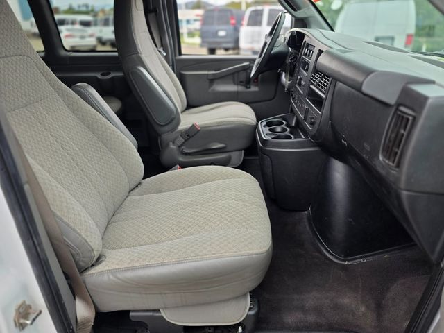 2020 Chevrolet Express Passenger RWD 2500 135" LT - 22971920 - 9