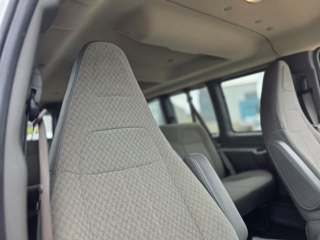 2020 Chevrolet Express Passenger RWD 2500 135" LT - 22971920 - 10