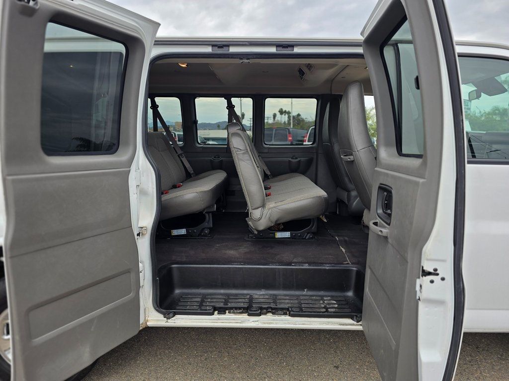 2020 Chevrolet Express Passenger RWD 2500 135" LT - 22971920 - 12