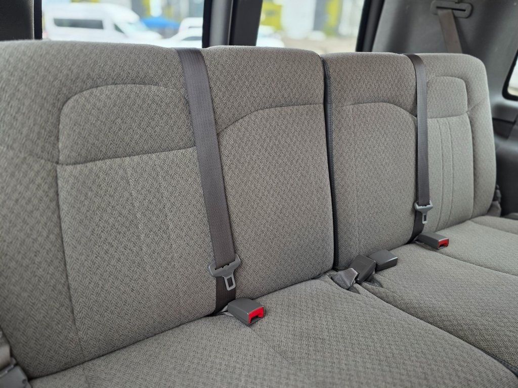 2020 Chevrolet Express Passenger RWD 2500 135" LT - 22971920 - 15