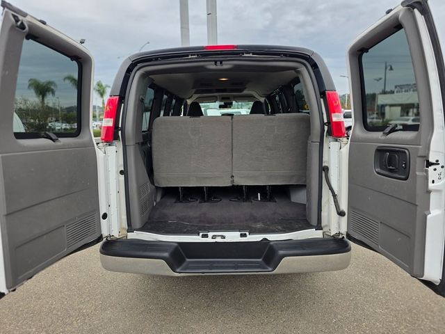 2020 Chevrolet Express Passenger RWD 2500 135" LT - 22971920 - 17