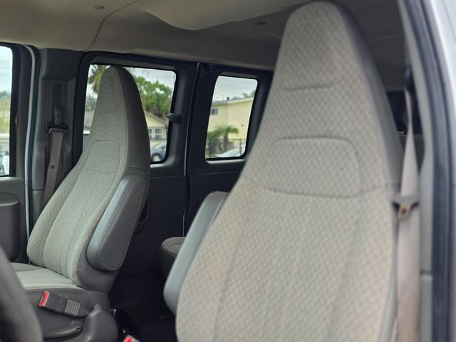 2020 Chevrolet Express Passenger RWD 2500 135" LT - 22971920 - 21