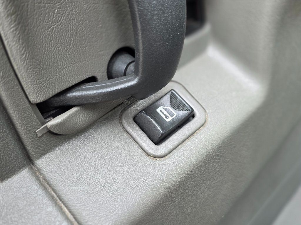 2020 Chevrolet Express Passenger RWD 2500 135" LT - 22971920 - 24