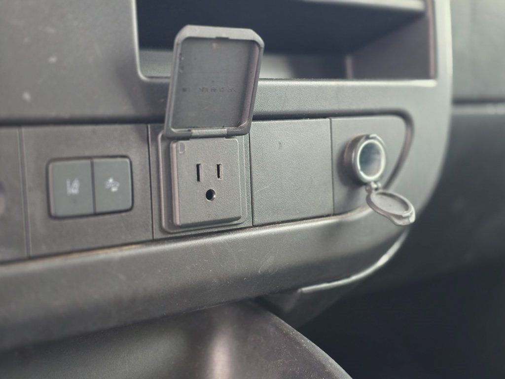 2020 Chevrolet Express Passenger RWD 2500 135" LT - 22971920 - 32