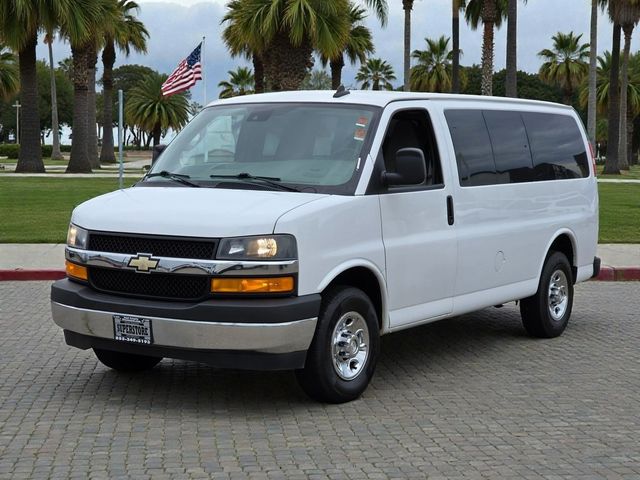2020 Chevrolet Express Passenger RWD 2500 135" LT - 22971920 - 3