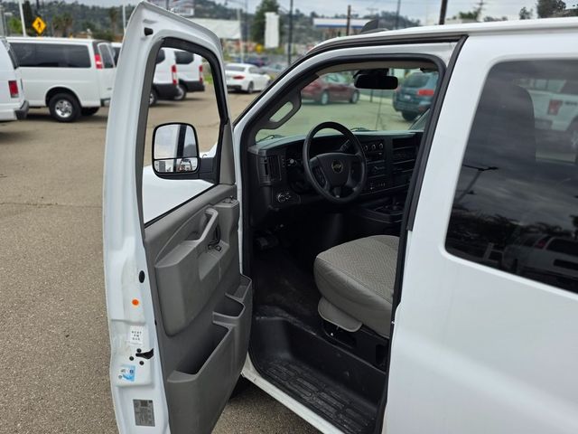 2020 Chevrolet Express Passenger RWD 2500 135" LT - 22971920 - 42