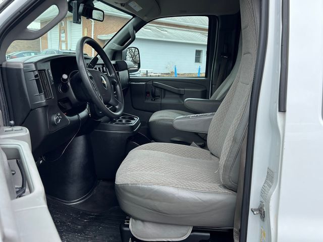 2020 Chevrolet Express Passenger RWD 3500 155" LT - 22997318 - 10