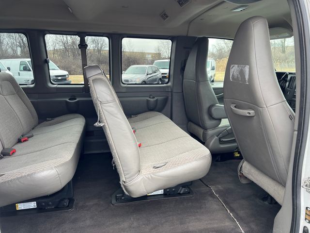 2020 Chevrolet Express Passenger RWD 3500 155" LT - 22997318 - 15