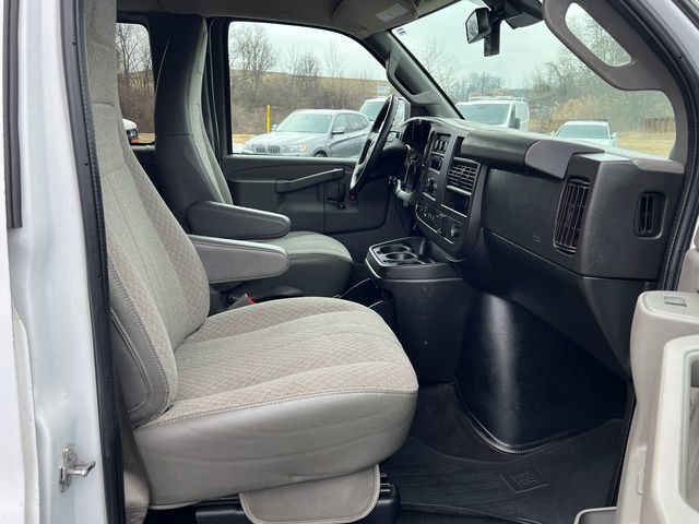 2020 Chevrolet Express Passenger RWD 3500 155" LT - 22997318 - 16