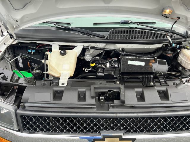 2020 Chevrolet Express Passenger RWD 3500 155" LT - 22997318 - 17