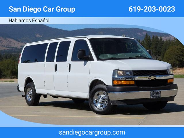 2020 Chevrolet Express Passenger RWD 3500 155" LT - 22902649 - 0
