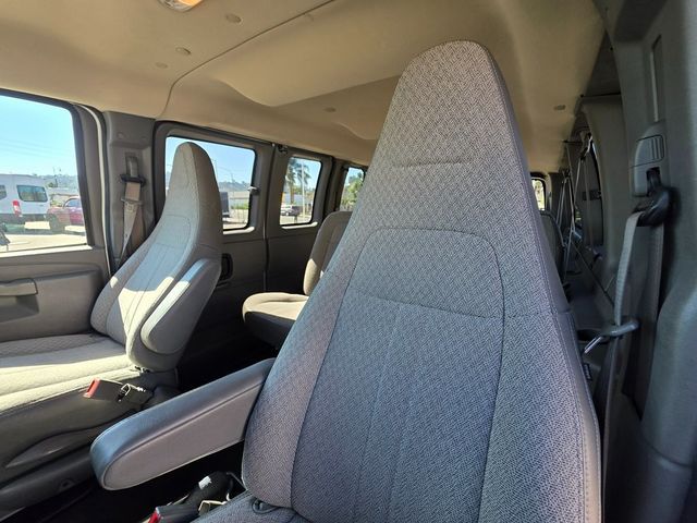 2020 Chevrolet Express Passenger RWD 3500 155" LT - 22902649 - 13