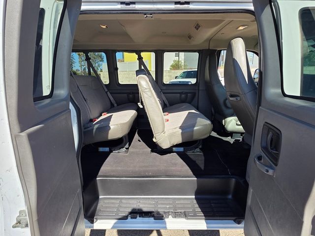 2020 Chevrolet Express Passenger RWD 3500 155" LT - 22902649 - 16