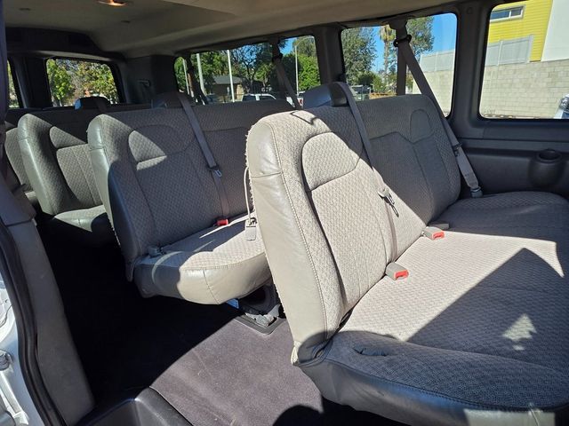 2020 Chevrolet Express Passenger RWD 3500 155" LT - 22902649 - 17