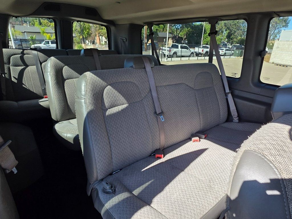 2020 Chevrolet Express Passenger RWD 3500 155" LT - 22902649 - 18